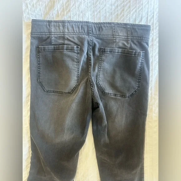 Free People Washed Black Float On Flare Jeans (31) - Picture 6 of 7